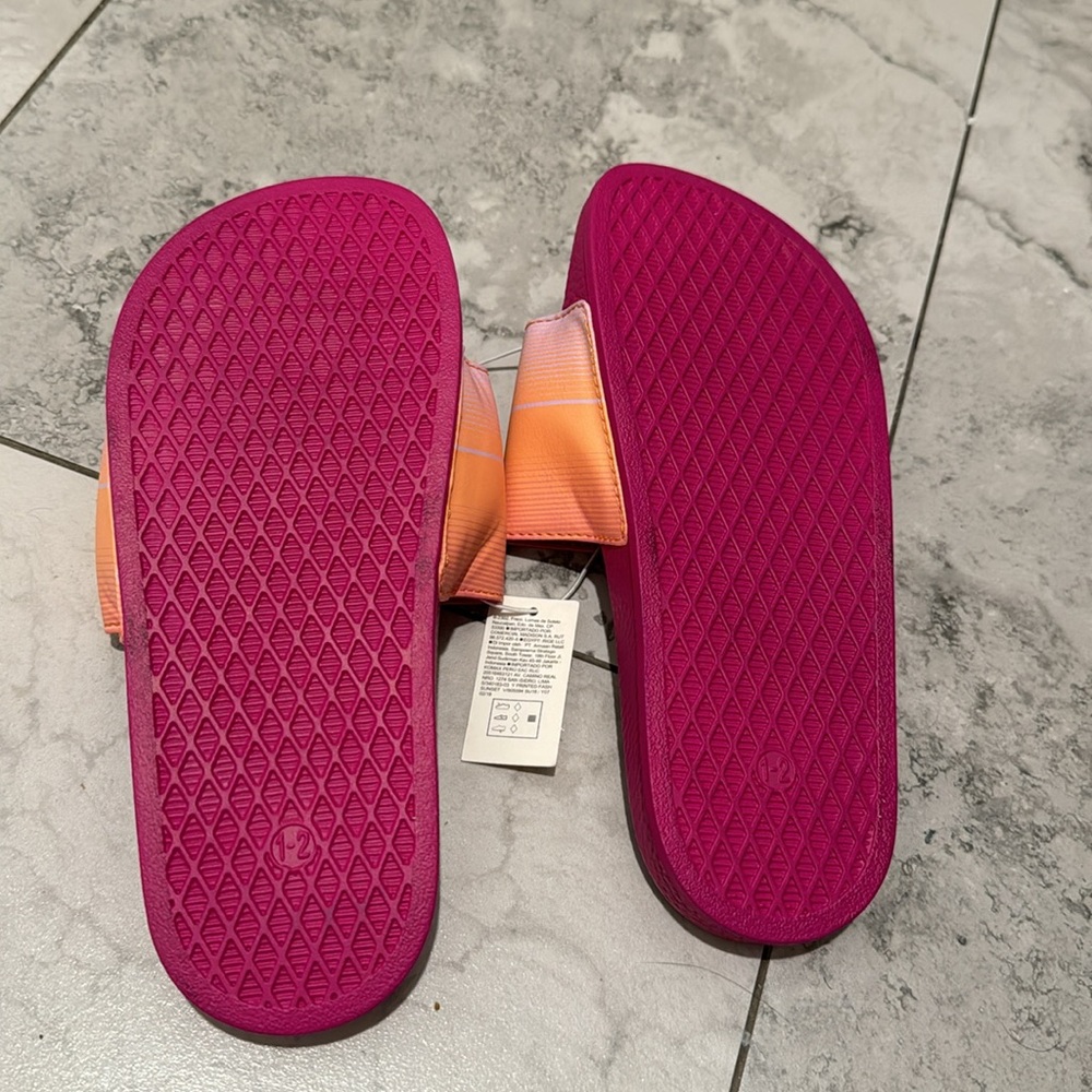 Old Navy Girls slides - Picture 3 of 3